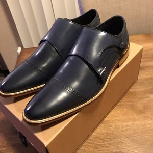 Men’s dress shoes